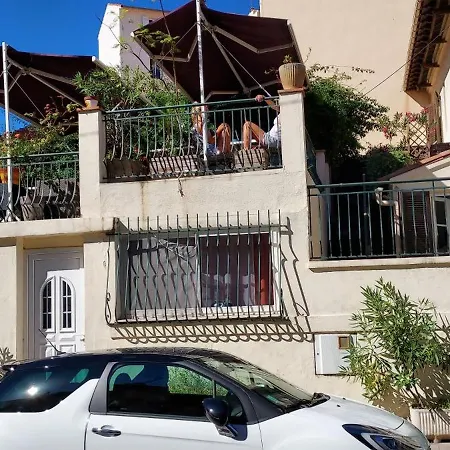 Crew Lighthouse Хостел